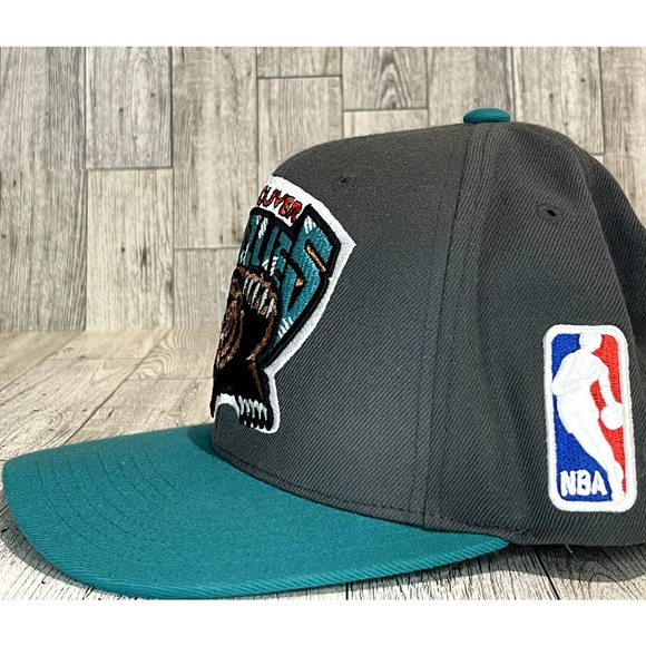NBA Vancouver Grizzlies Mitchell & Ness Teal and Gray cap - Picture 2 of 6